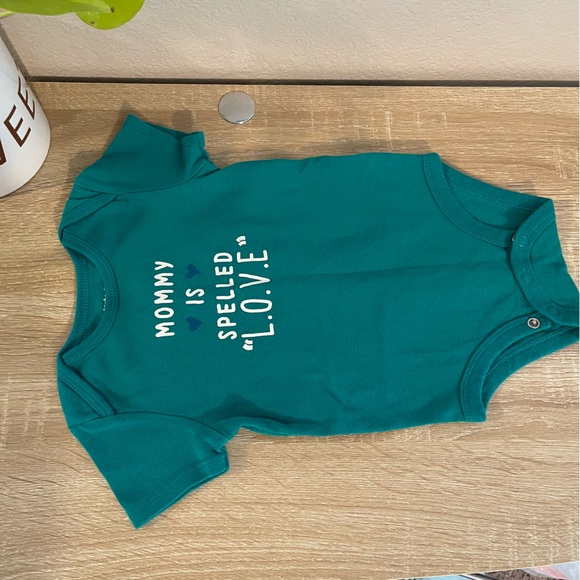 Green Mommy Onesie - Carters - 12 months - Picture 2 of 3